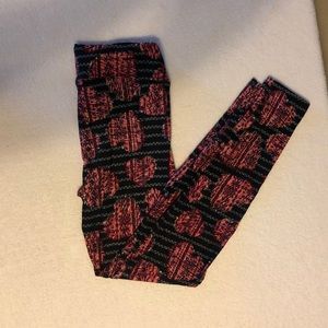 LulaRoe OS Valentine’s Day leggings